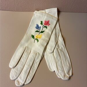 1950's Capretto Leather Gloves w/3 Stitched Roses Great Condition 7 1/2